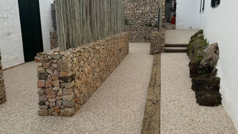 Tout savoir de l&rsquo;entretien d&rsquo;un tapis de pierre