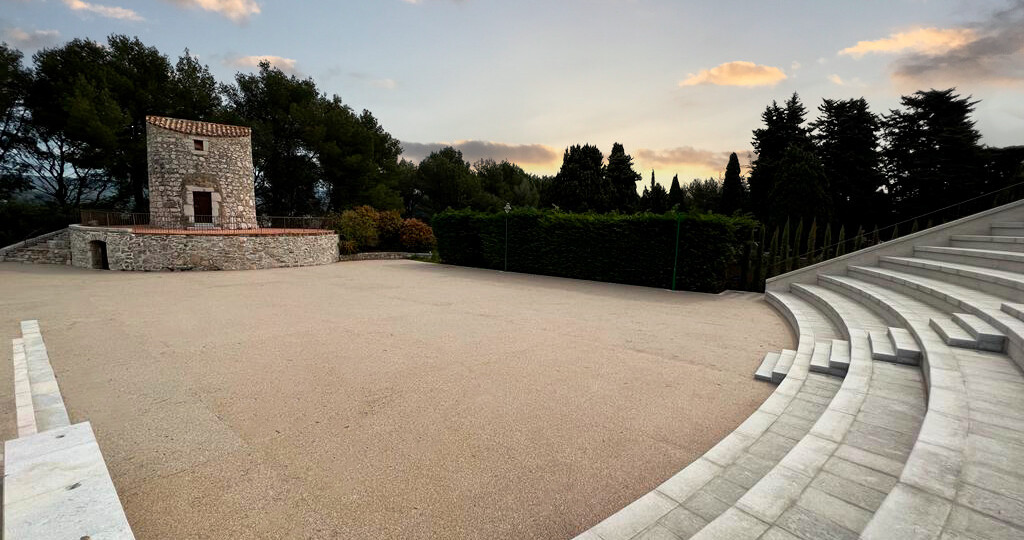 1 theatre exterieur var