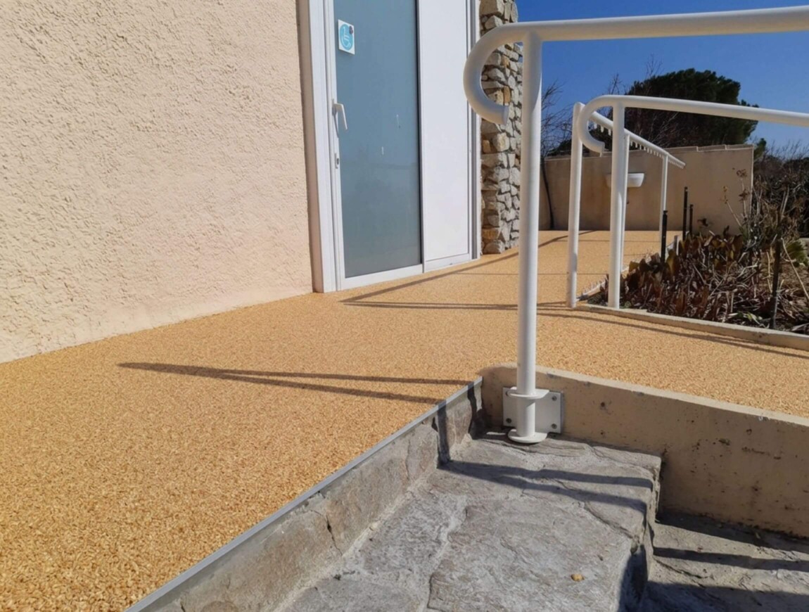sanitaire de camping en résineo drain marbre oranger