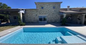 moquette de pierre piscine