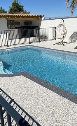 moquette de pierre piscine