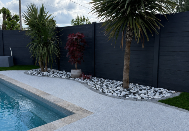 Plage de piscine en Drain